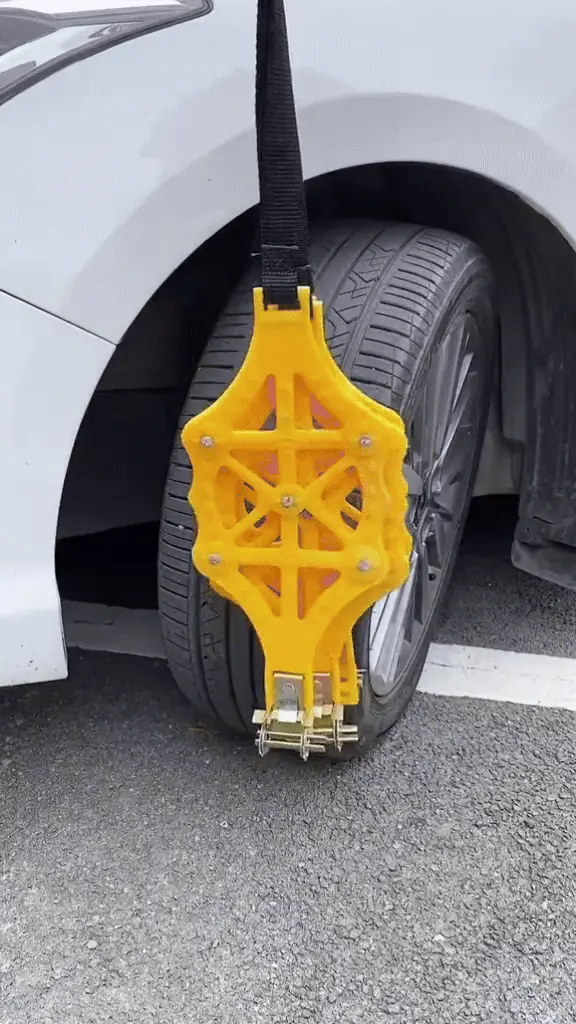 FrostGrip Pro — zbliżenie mocowania i materiałów